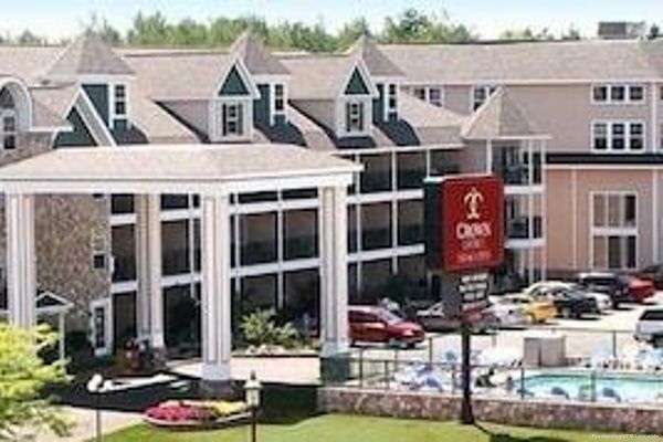 Crown Choice Inn & Suites Lakeview & Waterpark (Mackinaw City)